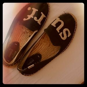 Soludos size 8 flat navy espadrilles that say surf